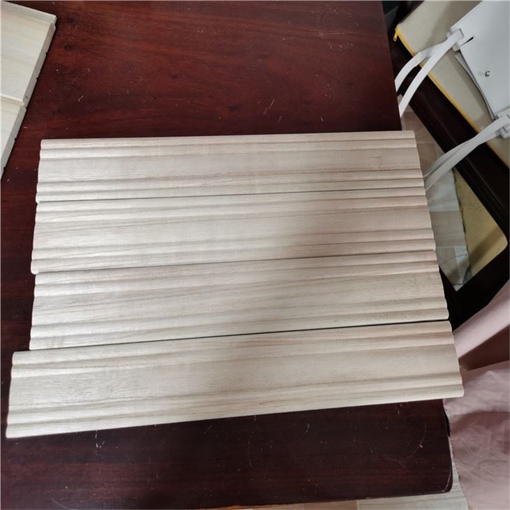 Papan Kayu Paulownia Dengan Reka Bentuk