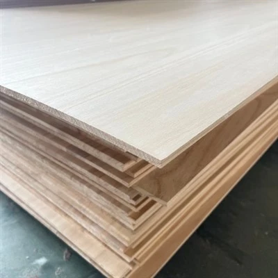 Kayu Paulownia Pepejal